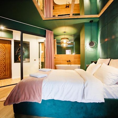Green Velvet City Retreat Oradea Exterior foto